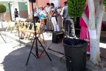 Tenderete callejero en San Antonio Foto TA)